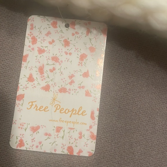 FREE PEOPLE NWT Cozy Up chunky knit Pom Beanie Hat in Red/Ivory - Picture 3 of 5